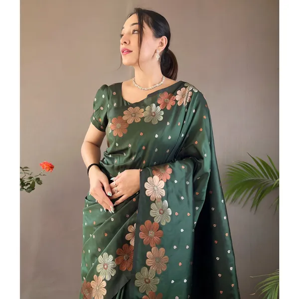 https://cdn-image.blitzshopdeck.in/ShopdeckCatalogue/tr:f-webp,w-600,fo-auto/65e1b534eddd14767aed70e6/media/Floral_Woven_Saree_with_Contrast_Border___Green___0AM19O83U5_2024-06-22_1.jpeg__Aura Silk