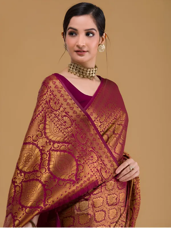 https://cdn-image.blitzshopdeck.in/ShopdeckCatalogue/tr:f-webp,w-600,fo-auto/65e1b534eddd14767aed70e6/media/Maroon_Silk_Weaving_Designer_Traditional_Saree_QCEZHZSEWE_2024-04-16_2.jpeg__Aura Silk