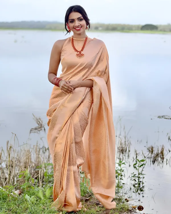 https://cdn-image.blitzshopdeck.in/ShopdeckCatalogue/tr:f-webp,w-600,fo-auto/65e1b534eddd14767aed70e6/media/Peach_Linen_Silk_Saree_With_Weaving_Work_7TA6U2H54O_2024-04-15_1.jpeg__Aura Silk