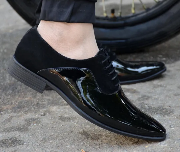 Black_Synthetic_Leather_Lace-Ups_Derby_For_Men