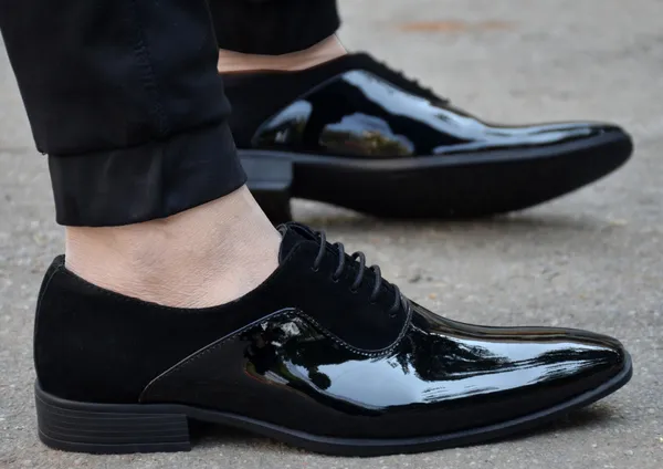 Black_Synthetic_Leather_Lace-Ups_Derby_For_Men