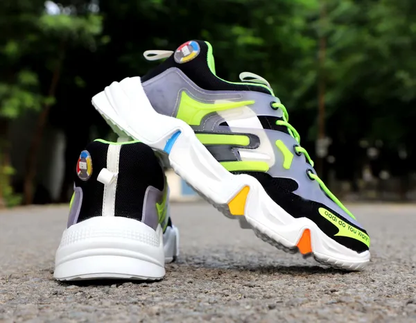 Green_Mesh_Lace-Ups_Sneakers_For_Men
