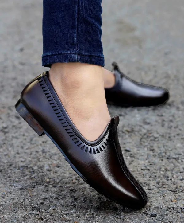 Brown_Synthetic_Leather_Slip-On_Mojaris_For_Men