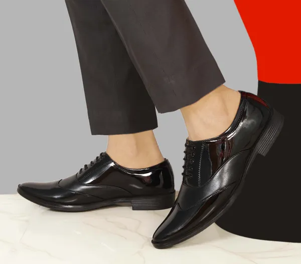 Black_Synthetic_Leather_Lace-Ups_Derby_For_Men