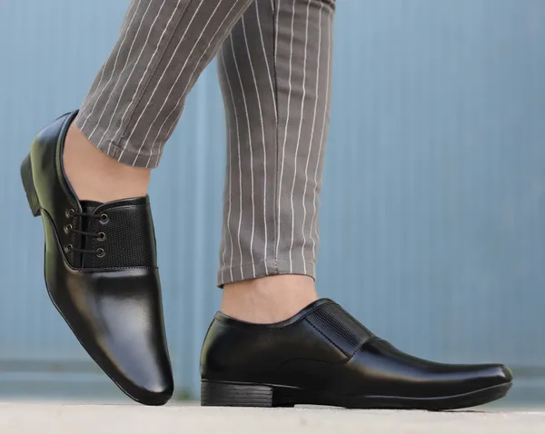 Black_Synthetic_Leather__Walking_Shoes_For_Men