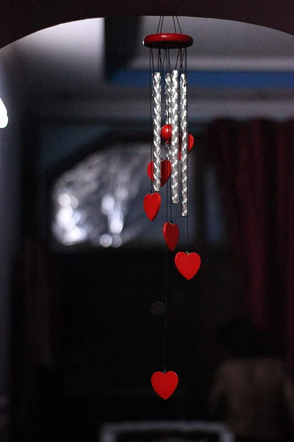 Red_Candela_Hearts_Metal_Wind_Chime_(26_Cm_X_12_Cm_X_8_Cm)