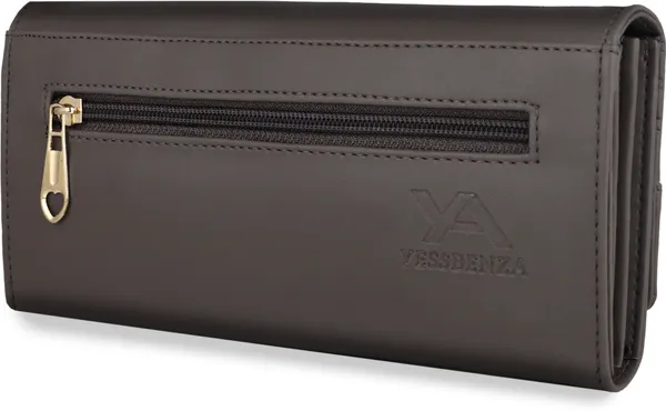 Grey_Hand_Clutch_Bag_For_Ladies_With_Various_Styles
