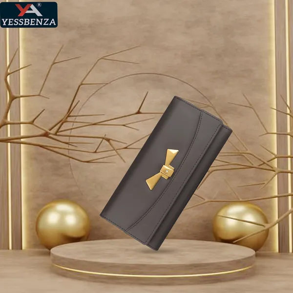 Grey_Hand_Clutch_Bag_For_Ladies_With_Various_Styles