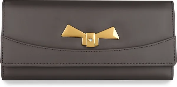 Grey_Hand_Clutch_Bag_For_Ladies_With_Various_Styles