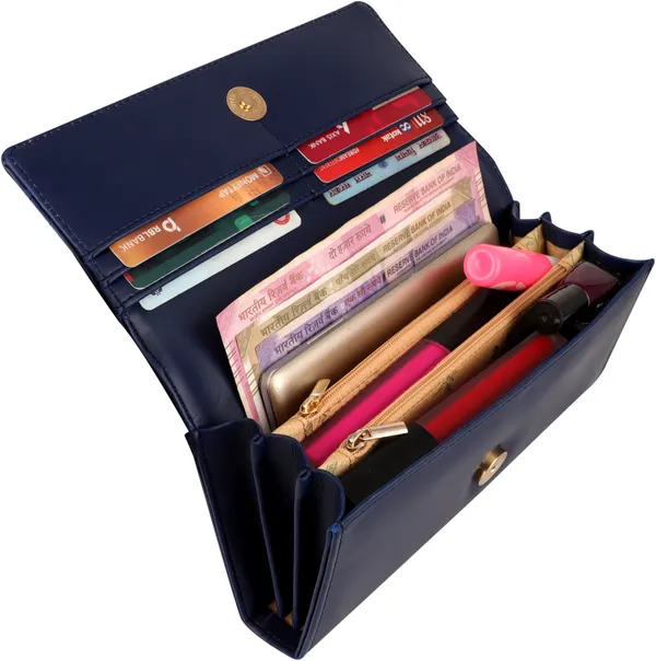 Blue_Hand_Clutch_Bag_For_Casual,_Party,_And_Formal_Occasions