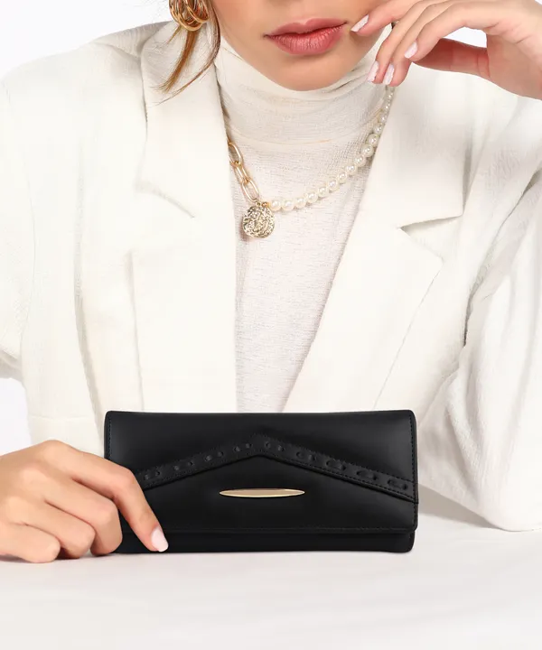 Black_Handcrafted_Clutch_Bag_For_Ladies_In_Casual,_Party