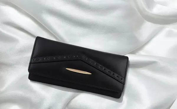 Black_Handcrafted_Clutch_Bag_For_Ladies_In_Casual,_Party