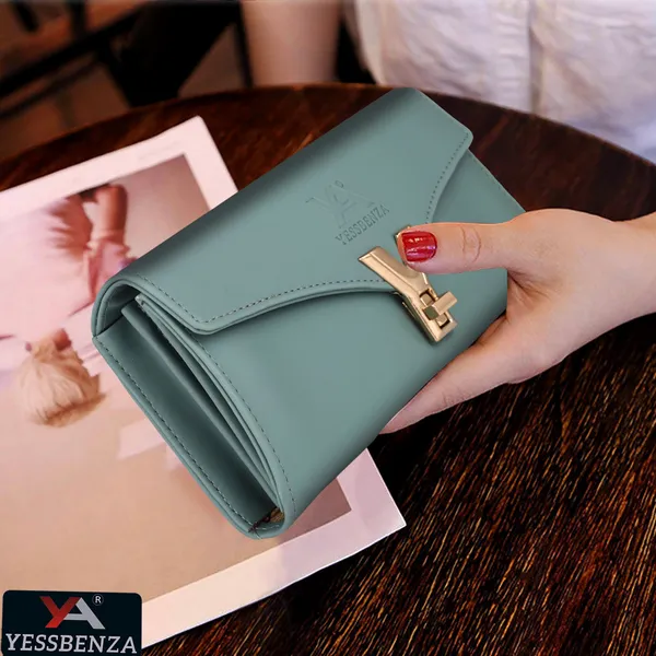 Light_Green_Twist_Lock_Y_Ladies_Quality_Clutch_Wallet