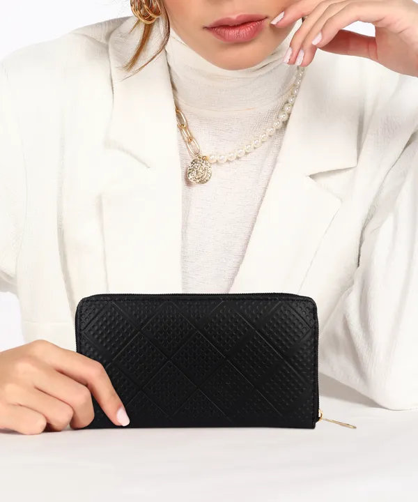 Black_Hand_Clutch_Bag_For_Casual,_Party,_Formal,_And_Sports