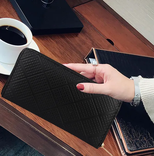 Black_Hand_Clutch_Bag_For_Casual,_Party,_Formal,_And_Sports