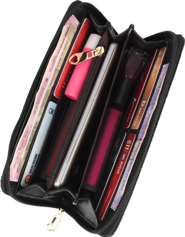 Black_Synthetic_Leather_Clutch_Bag_With_Polyster/Cotton_Inner_Fabrics