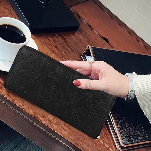 Black_Synthetic_Leather_Clutch_Bag_With_Polyster/Cotton_Inner_Fabrics