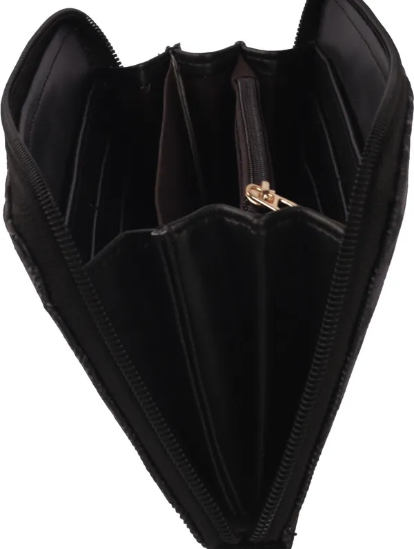 Black_Synthetic_Leather_Clutch_Bag_With_Polyster/Cotton_Inner_Fabrics
