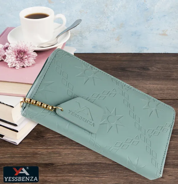 Light_Green_Embossed_Women_Clutches_Casual_Unique_Stylish