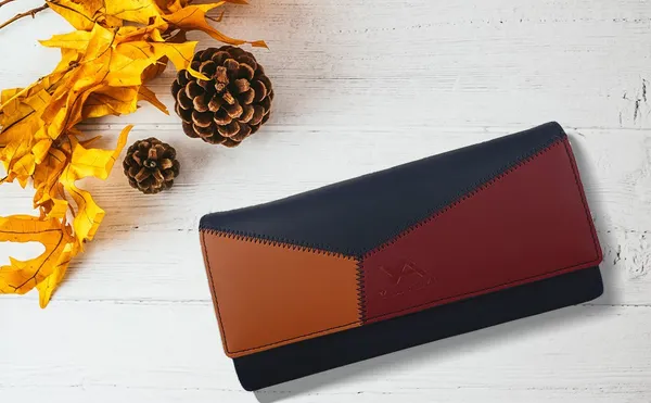 Blue_Clutch_Handbags_For_Ladies_With_Synthetic_Leather_And_Polyster/Cotton_Materials