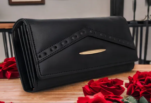 Black_Handcrafted_Clutch_Bag_For_Ladies_In_Casual,_Party