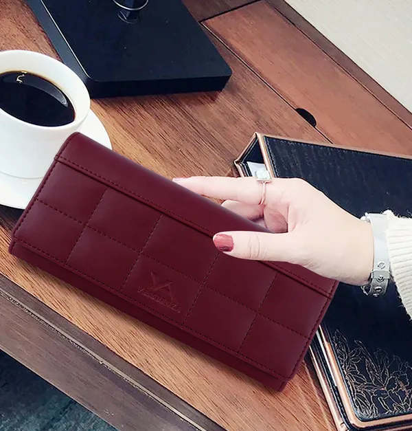Maroon_Hand_Wallets_For_Women,_Casual_To_Formal,_Magnetic_Snap