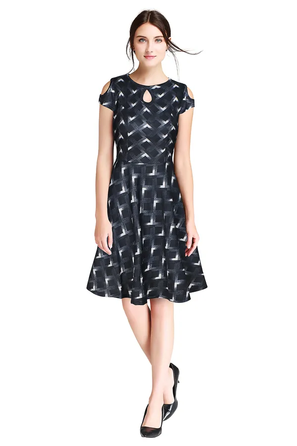 Black_Polyster_Knitting_Dress_for_Women