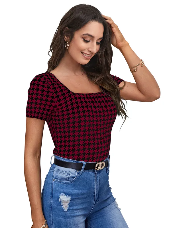 Maroon_Polyester_Knitting_T-Shirt_for_Women