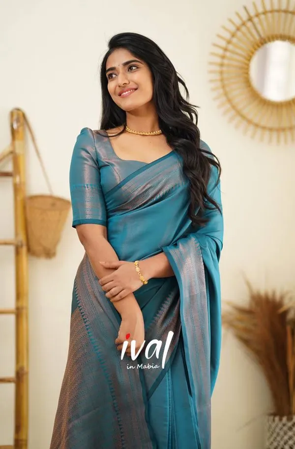 Light_Blue__Woven_Jacquard__Saree_With_Unstitched_Blouse