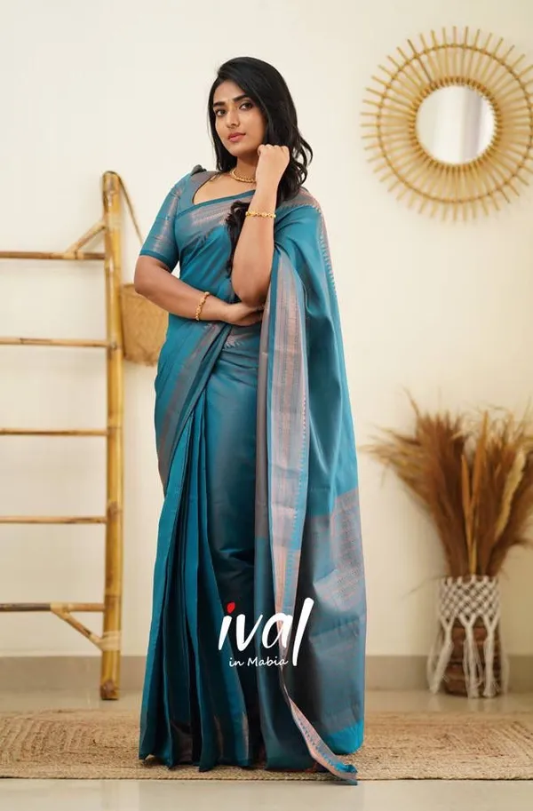 Light_Blue__Woven_Jacquard__Saree_With_Unstitched_Blouse