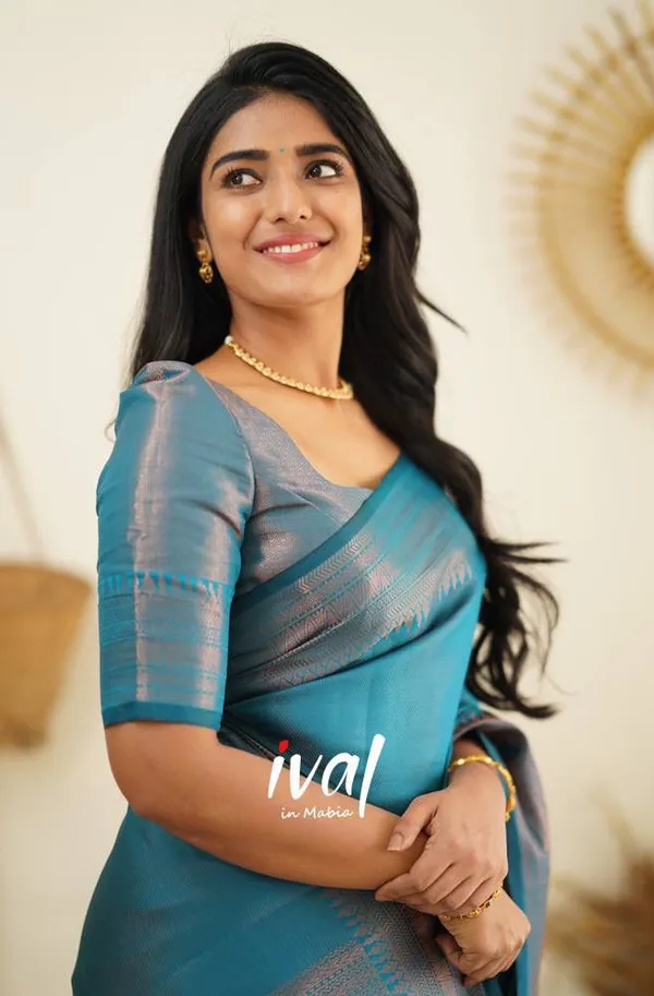 Light_Blue__Woven_Jacquard__Saree_With_Unstitched_Blouse
