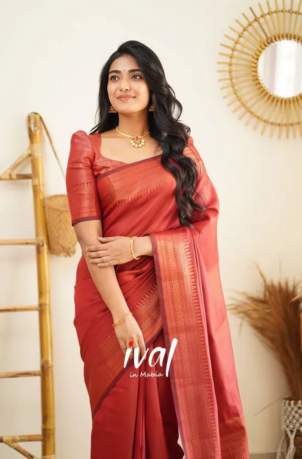 Red__Woven_Jacquard__Saree_With_Unstitched_Blouse