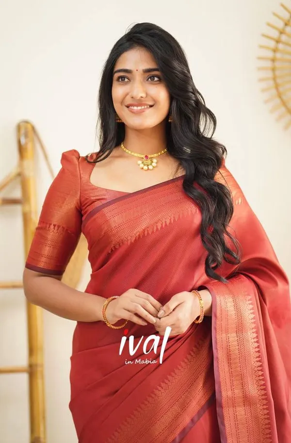 Red__Woven_Jacquard__Saree_With_Unstitched_Blouse