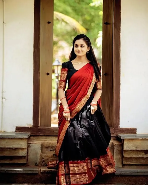 Black_Kanjiveram_Silk_Zari_Lehenga_With_Blouse_Along_With_Banarsi_Silk_Dupatta