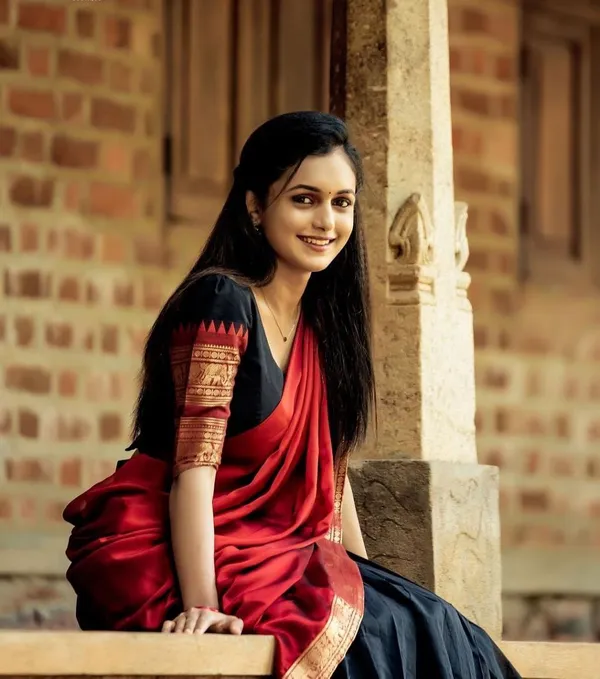 Black_Kanjiveram_Silk_Zari_Lehenga_With_Blouse_Along_With_Banarsi_Silk_Dupatta
