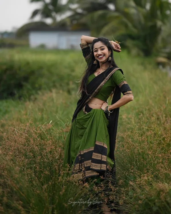 Green_Kanjiveram_Silk_Zari_Lehenga_With_Blouse_Along_With_Banarsi_Silk_Dupatta