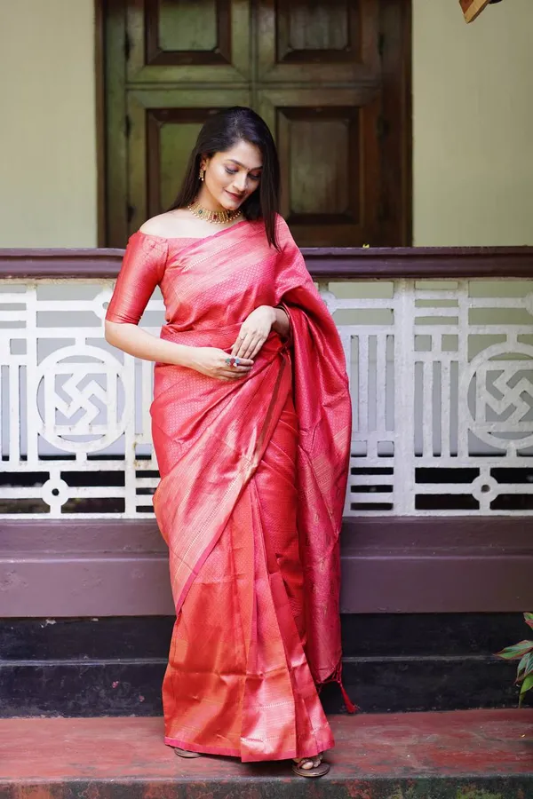 Pink__Woven_Jacquard__Saree_With_Unstitched_Blouse