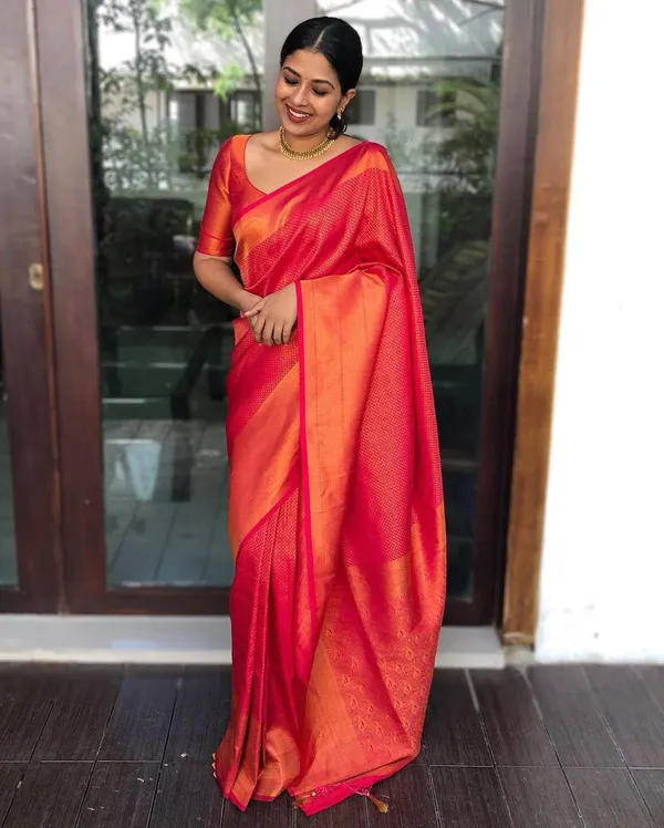 Red__Woven_Jacquard__Saree_With_Unstitched_Blouse