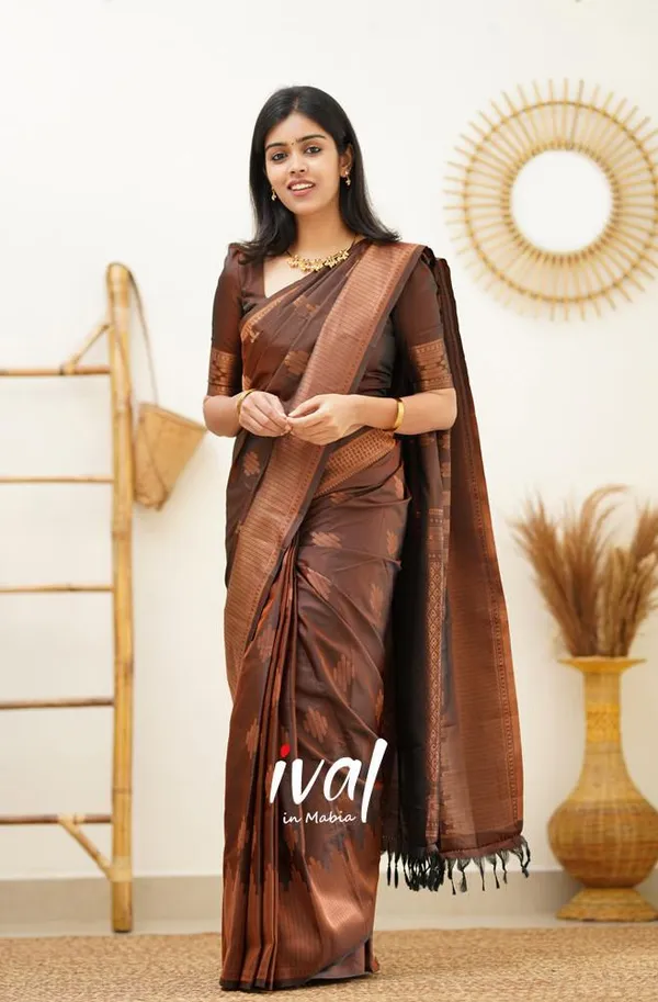 Brown__Woven_Jacquard__Saree_With_Unstitched_Blouse