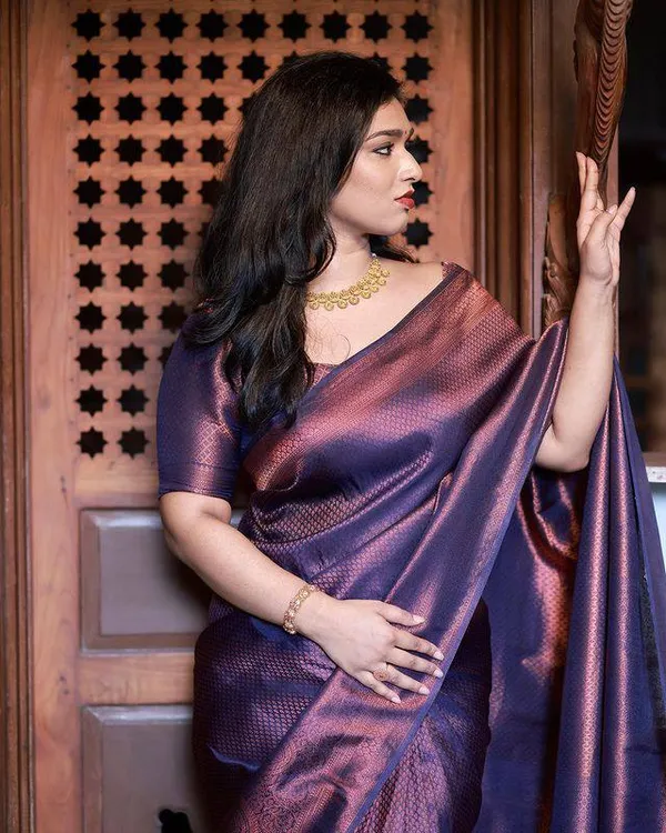 Navy_Blue_N__Woven_Kanjivaram_Banarasi_Jacquard__Saree_With_Unstitched_Blouse