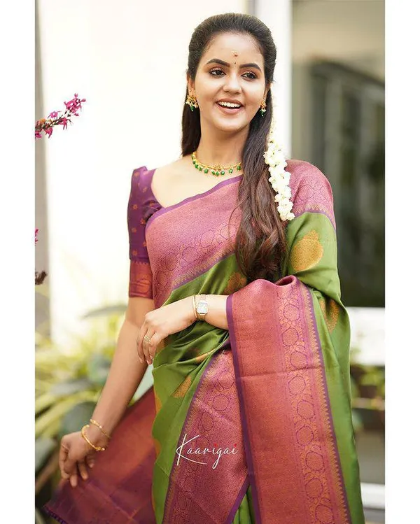 Greeen__Woven_Jacquard__Saree_With_Unstitched_Blouse