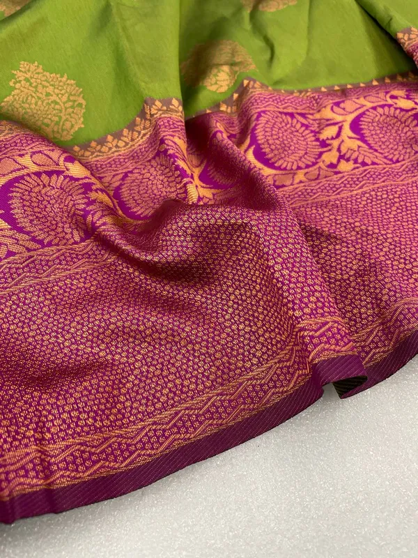 Greeen__Woven_Jacquard__Saree_With_Unstitched_Blouse