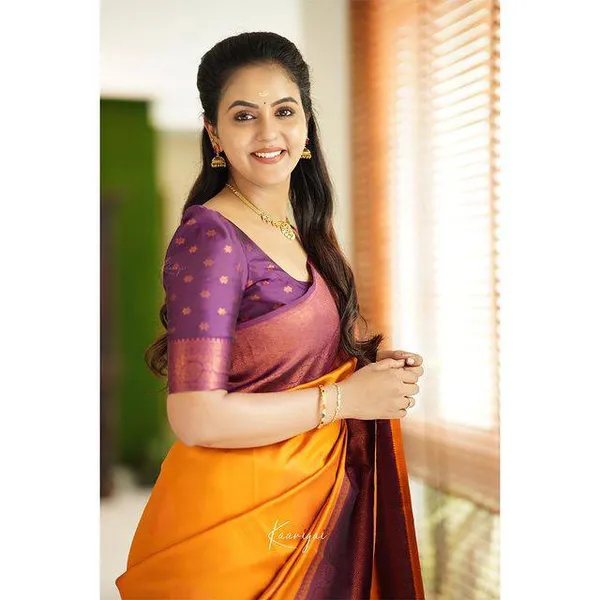 Yellow__Woven_Kanjivaram_Banarasi_Jacquard__Saree_With_Unstitched_Blouse