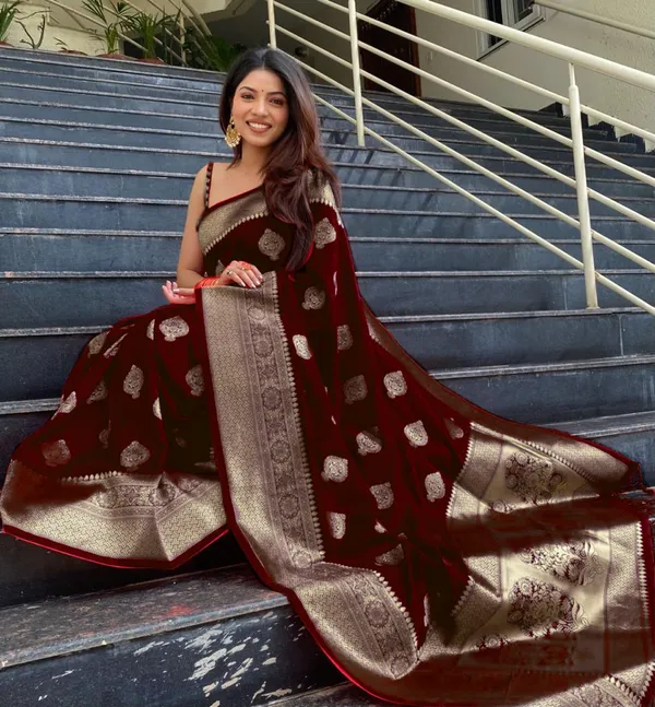 Maroon_Woven_Kanjivaram_Soft_Silk__Saree_With_Unstitched_Blouse