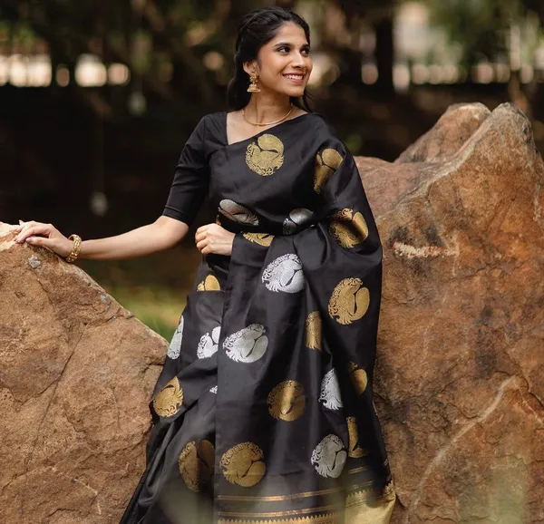 Black__Woven_Jacquard__Saree_With_Unstitched_Blouse