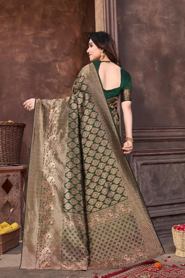 Green__Woven_Jacquard__Saree_With_Unstitched_Blouse
