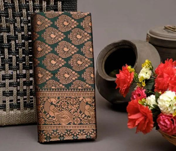 Green__Woven_Jacquard__Saree_With_Unstitched_Blouse