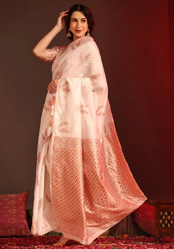 Cream-01_Cream-01_Woven_Kanjivaram_Banarasi_Jacquard__Saree_With_Unstitched_Blouse
