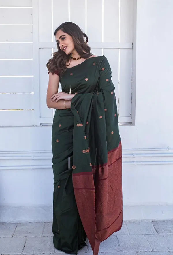 Green__Woven_Jacquard__Saree_With_Unstitched_Blouse