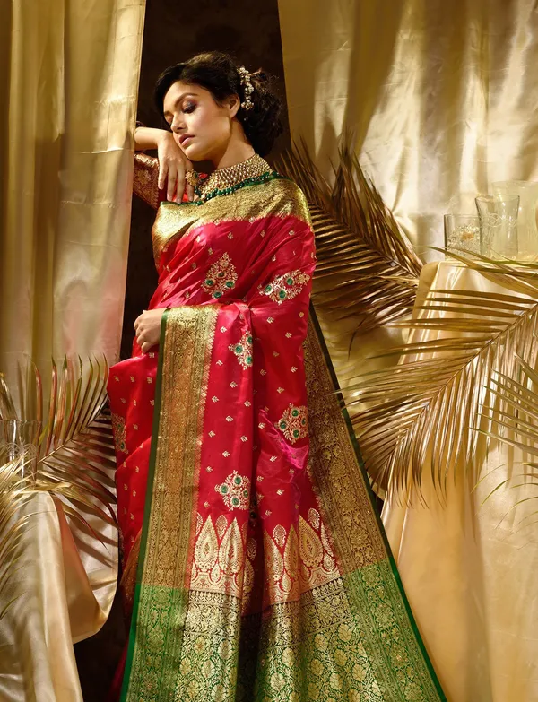 Red__Woven_Kanjivaram__Saree_With_Unstitched_Blouse